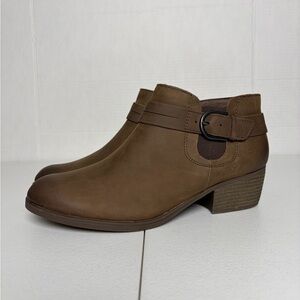 Clarks Charlten Rae Women's Buckle Brown Leather Ankle Boots Bootie SZ 10